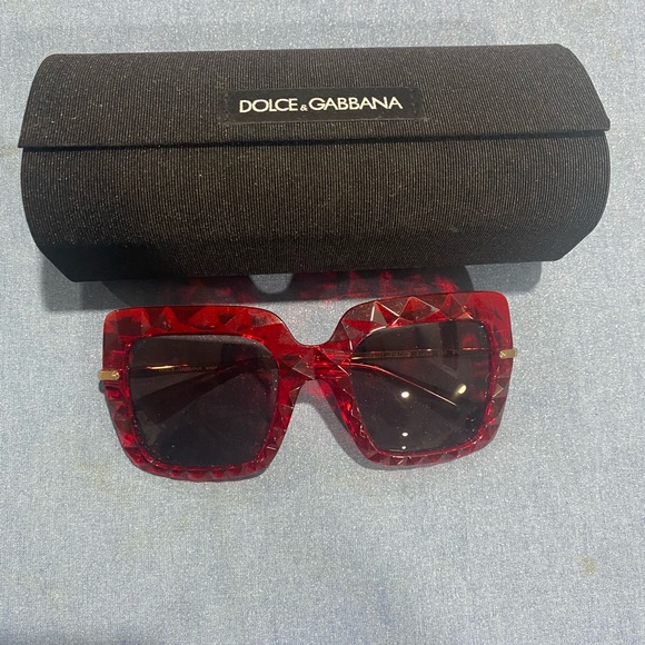 Dolce and Gabbana sunglasses - Picture 6 of 7